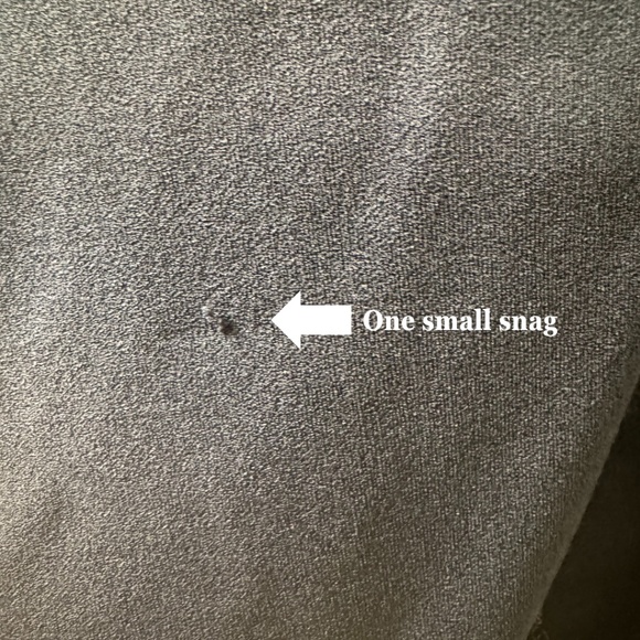 Banana Republic Flowy Bell Sleeve Top - Size Medium - Picture 4 of 5